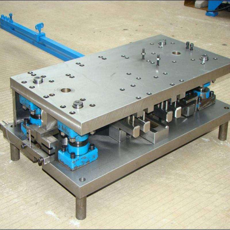 沖壓模具分類與行業(yè)術(shù)語，基礎(chǔ)要了解！